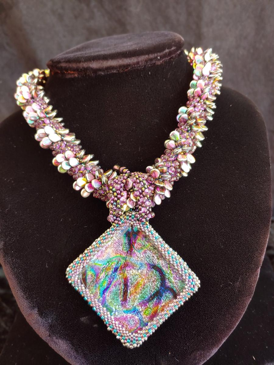 Fused dichroic glass with beading picture