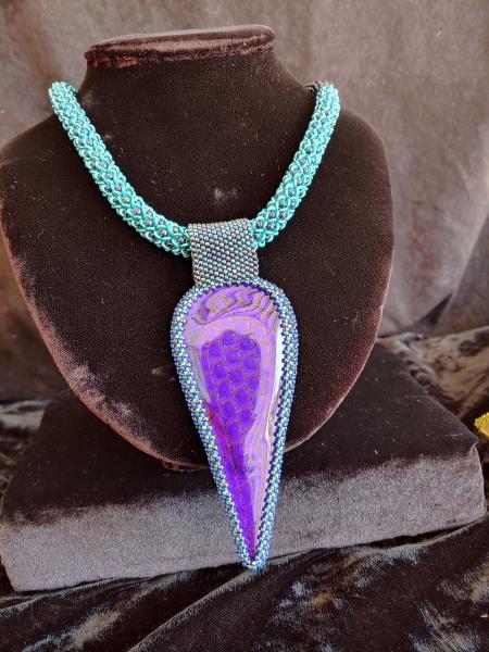 Fused dichroic glass with beading picture