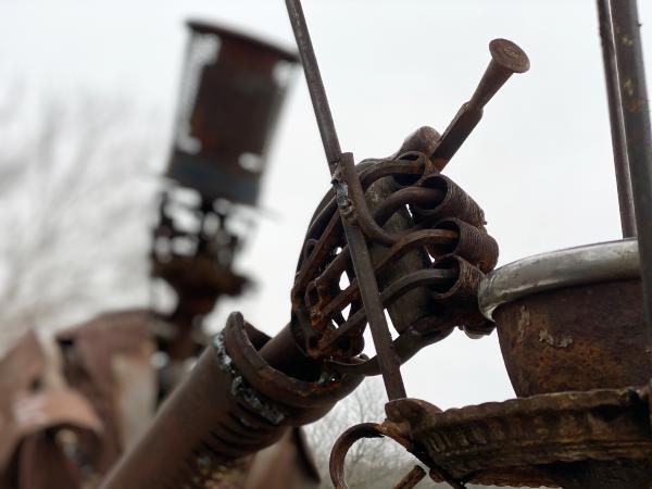 THE LAMPLIGHTER SCULPTURE picture