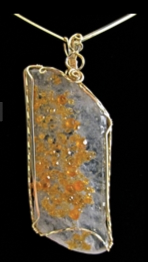 Spessartine Garnet on Quartz in 14kg