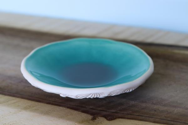 Star Coral Round Dish in Caribbean Cove