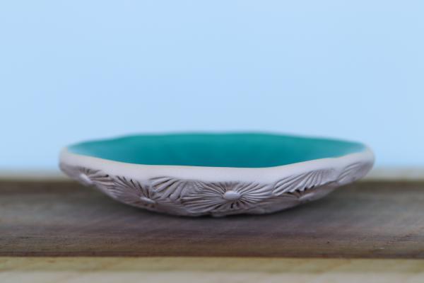 Star Coral Round Dish in Caribbean Cove picture