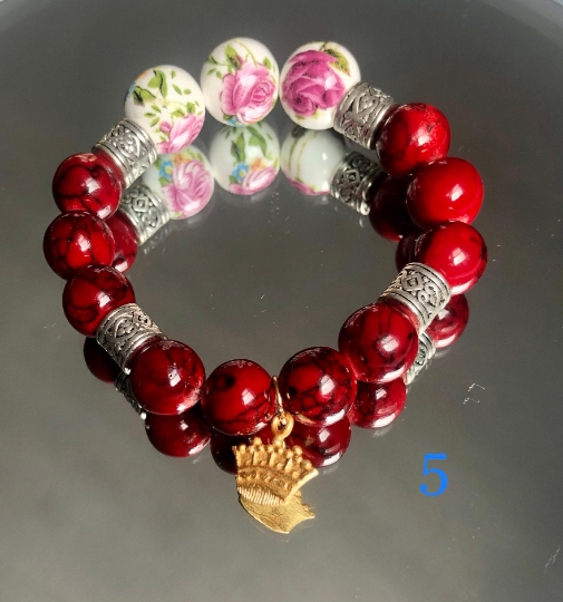 Women 6 1/2 inches stretchy beaded bracelets with charm, semi precious stones, glass beads, picture