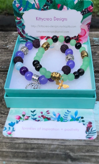 Women 7 1/2 inches stretchy beaded bracelets with charm, semi precious stones, glass beads