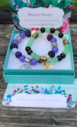 Women 7 1/2 inches stretchy beaded bracelets with charm, semi precious stones, glass beads picture