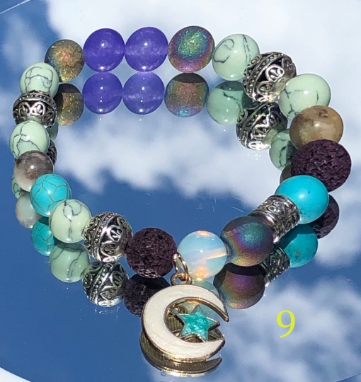 Women 7 3/4 inches stretchy beaded bracelets with charm, semi precious stones, glass beads picture