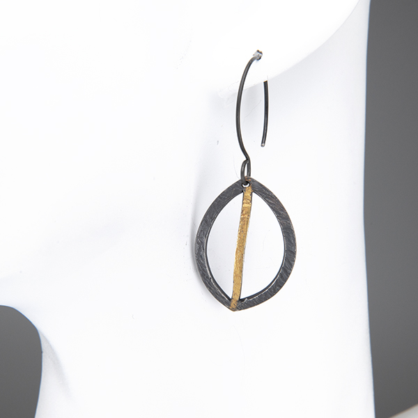 Hollow Leaf Keumboo Earrings Oxidized - Medium picture