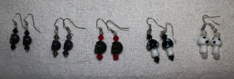 Skull Earrings picture