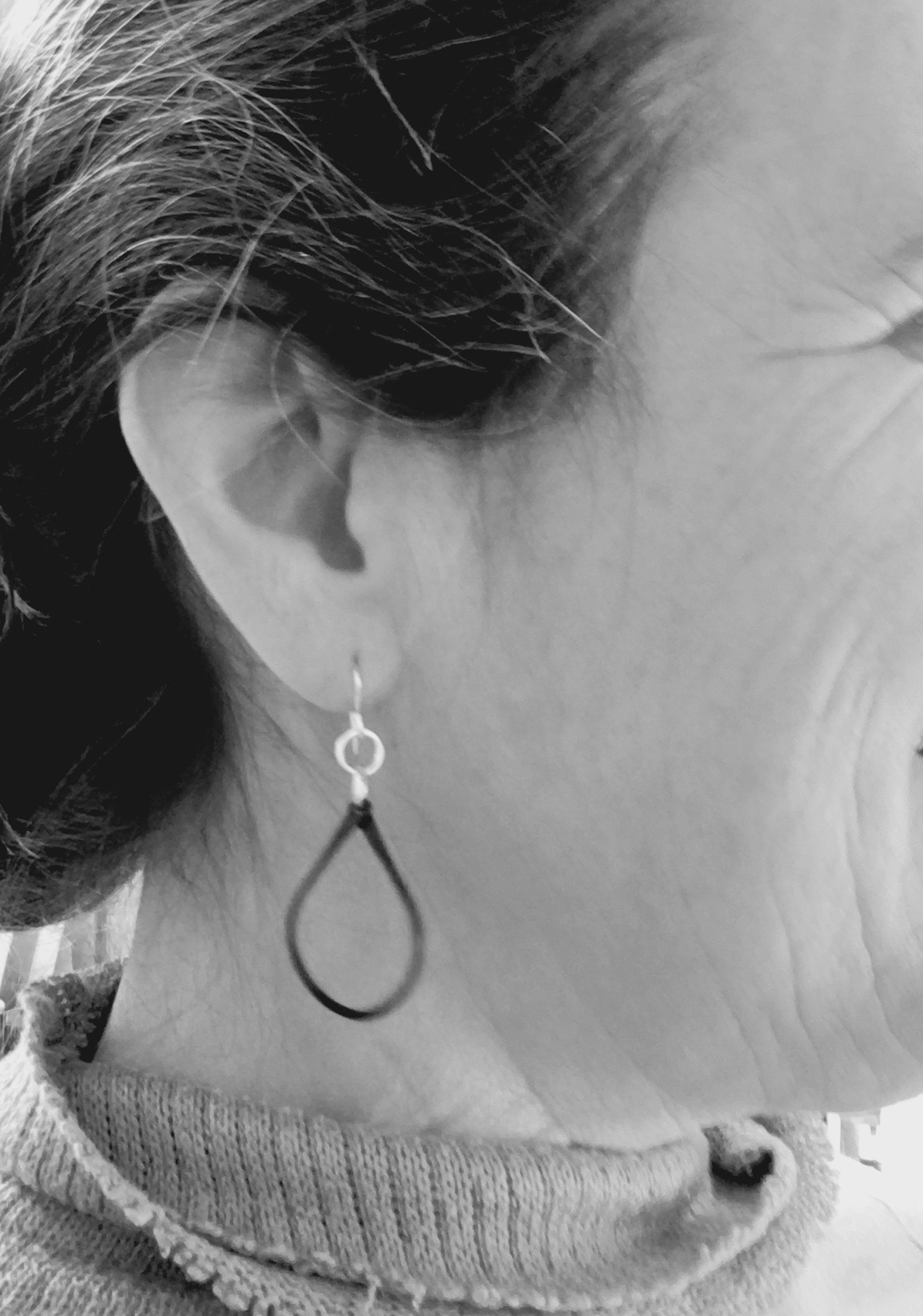 Simple Teardrop Earrings picture