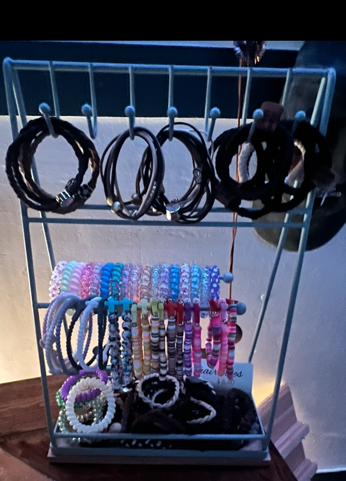 Hair bows and hair clips picture