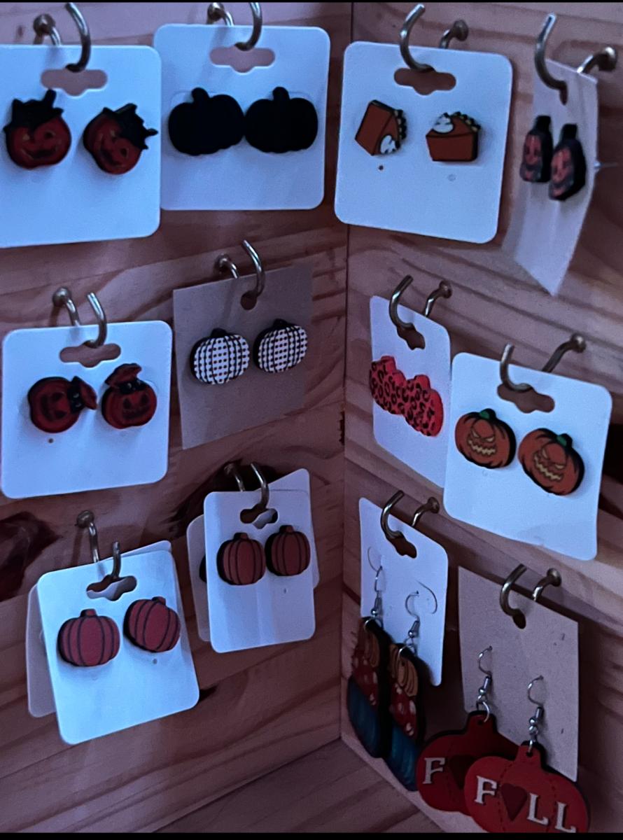 Seasonal jewelry picture