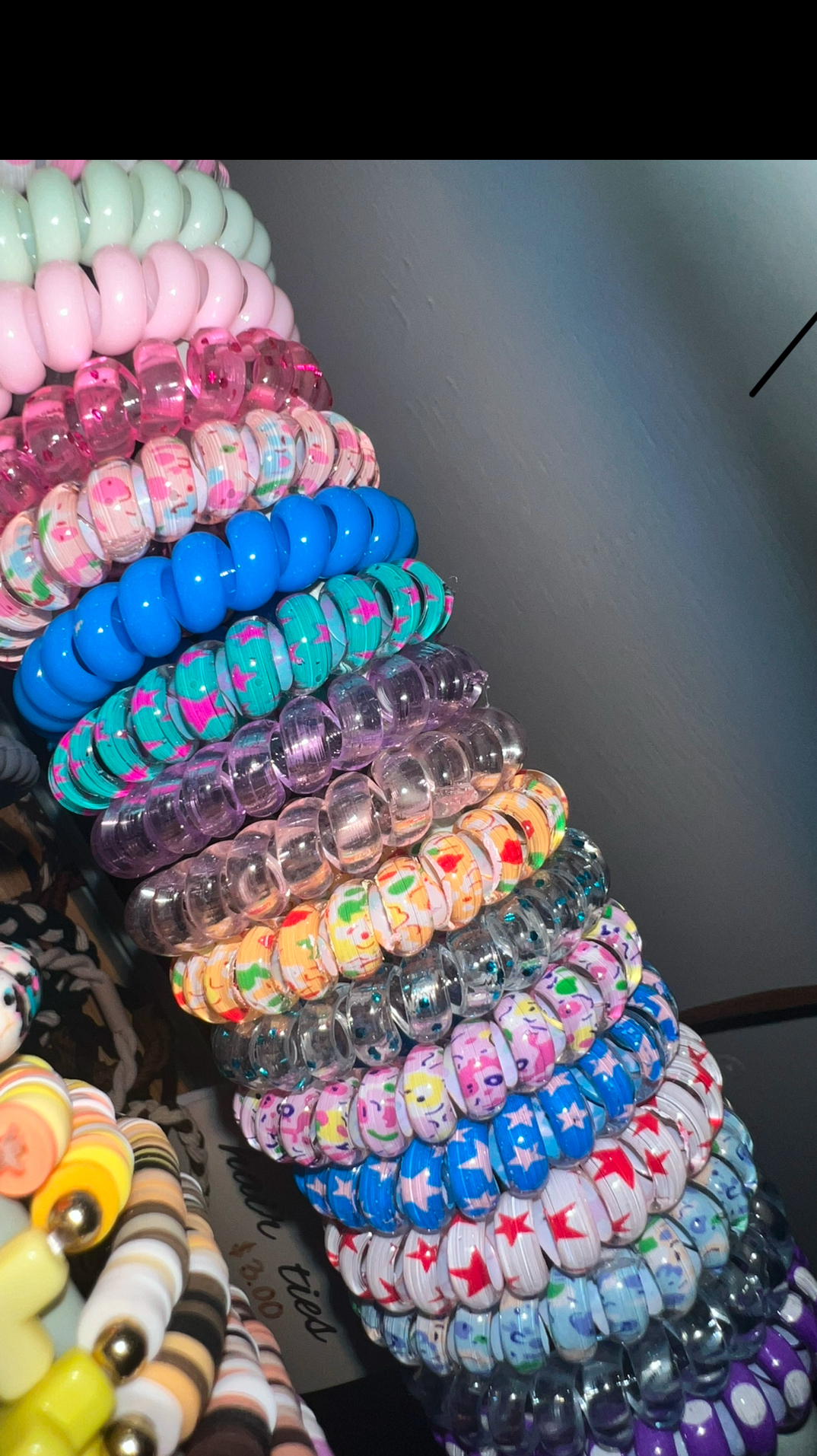 Hair bows and hair clips picture