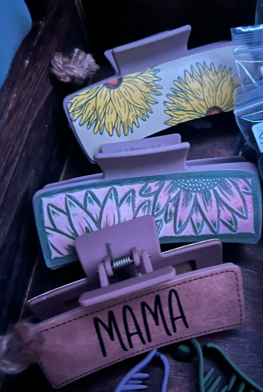 Hair bows and hair clips picture