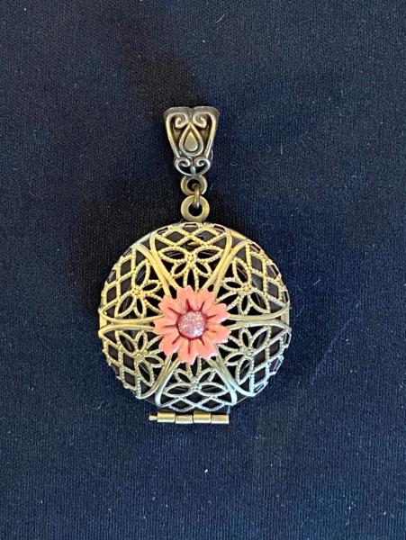 Filigree Locket Necklace - Customizable picture