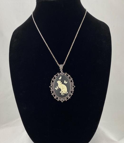 Cute Cat Cameo Necklace picture