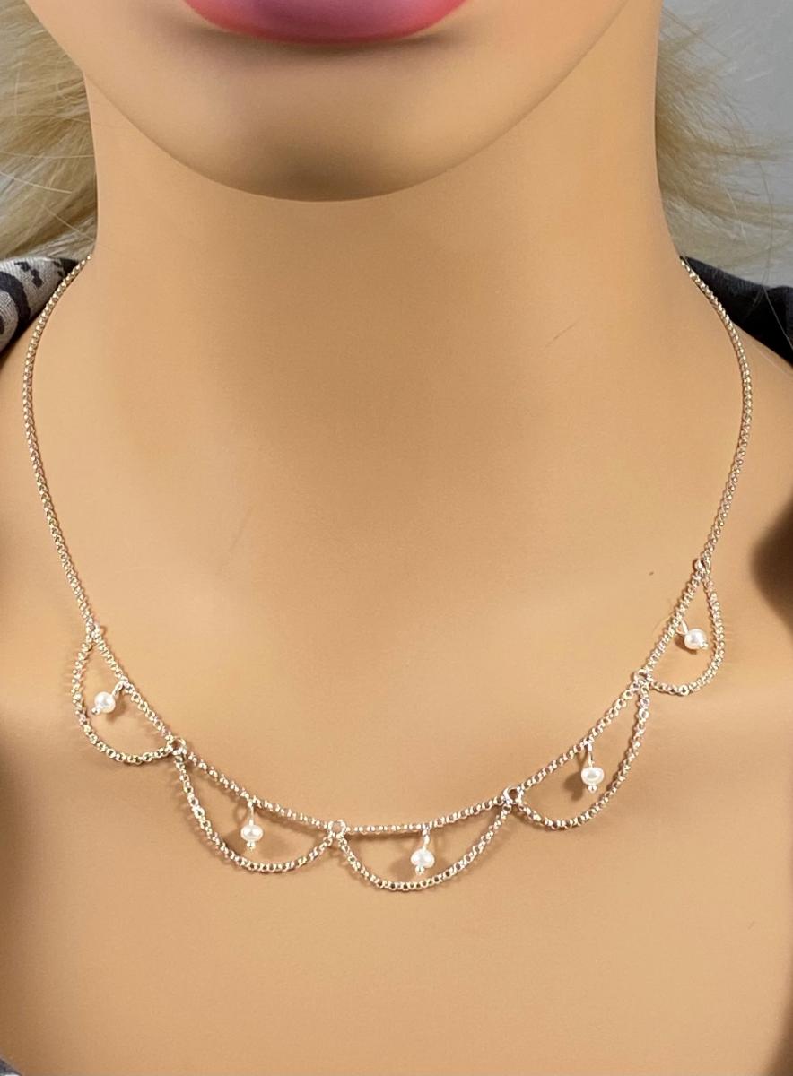 Scalloped Pearl Gemstone Necklace picture