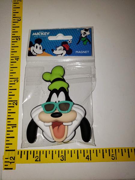 Disney- Goofy hand under chin cutie licensed MAGNET NIP BX 8