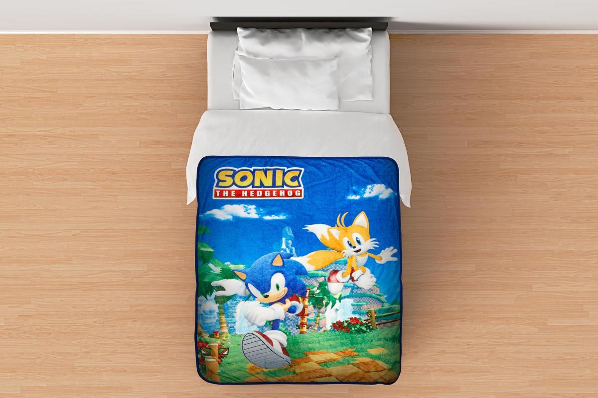 Sonic The Hedgehog & Tails 45 x 60 Inch Fleece Throw Blanket picture