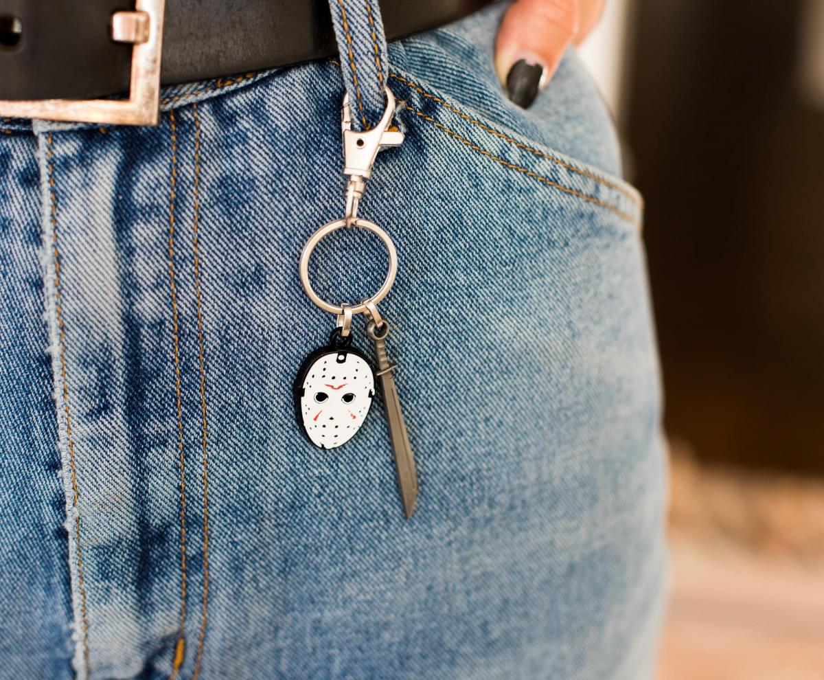 Friday The 13th Mask and Machete Metal Keychain picture