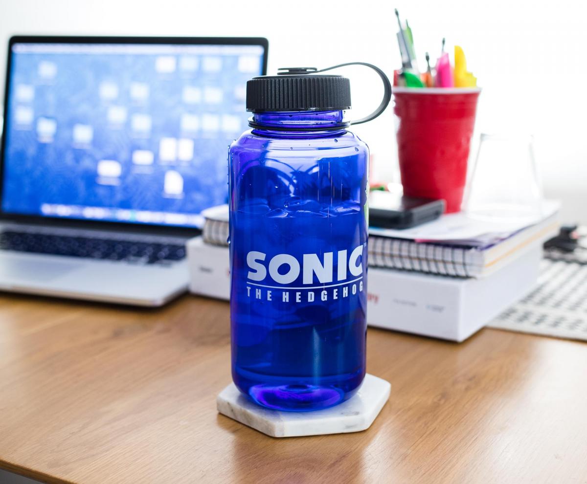 Sonic The Hedgehog 32 Ounce Plastic Water Bottle picture