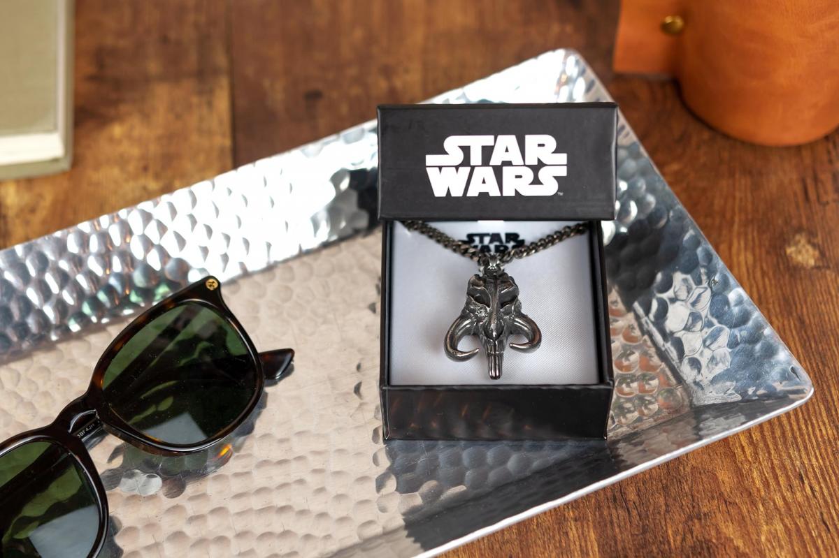 Star Wars Mandalorian Mythosaur Skull Pendant Necklace picture