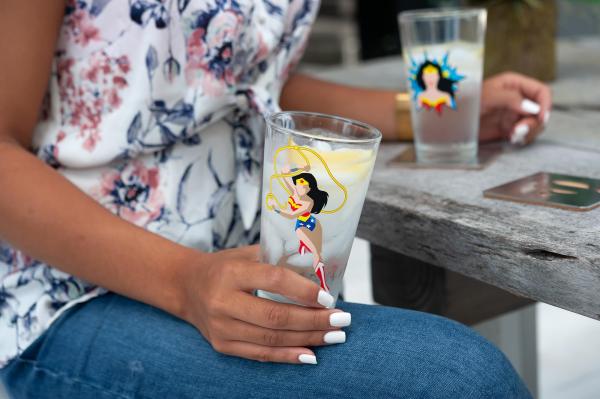 DC Wonder Woman 16oz Pint Glass Set of 2 picture