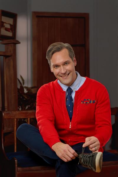 Mister Rogers Collectible Sweater Adult Size Large picture