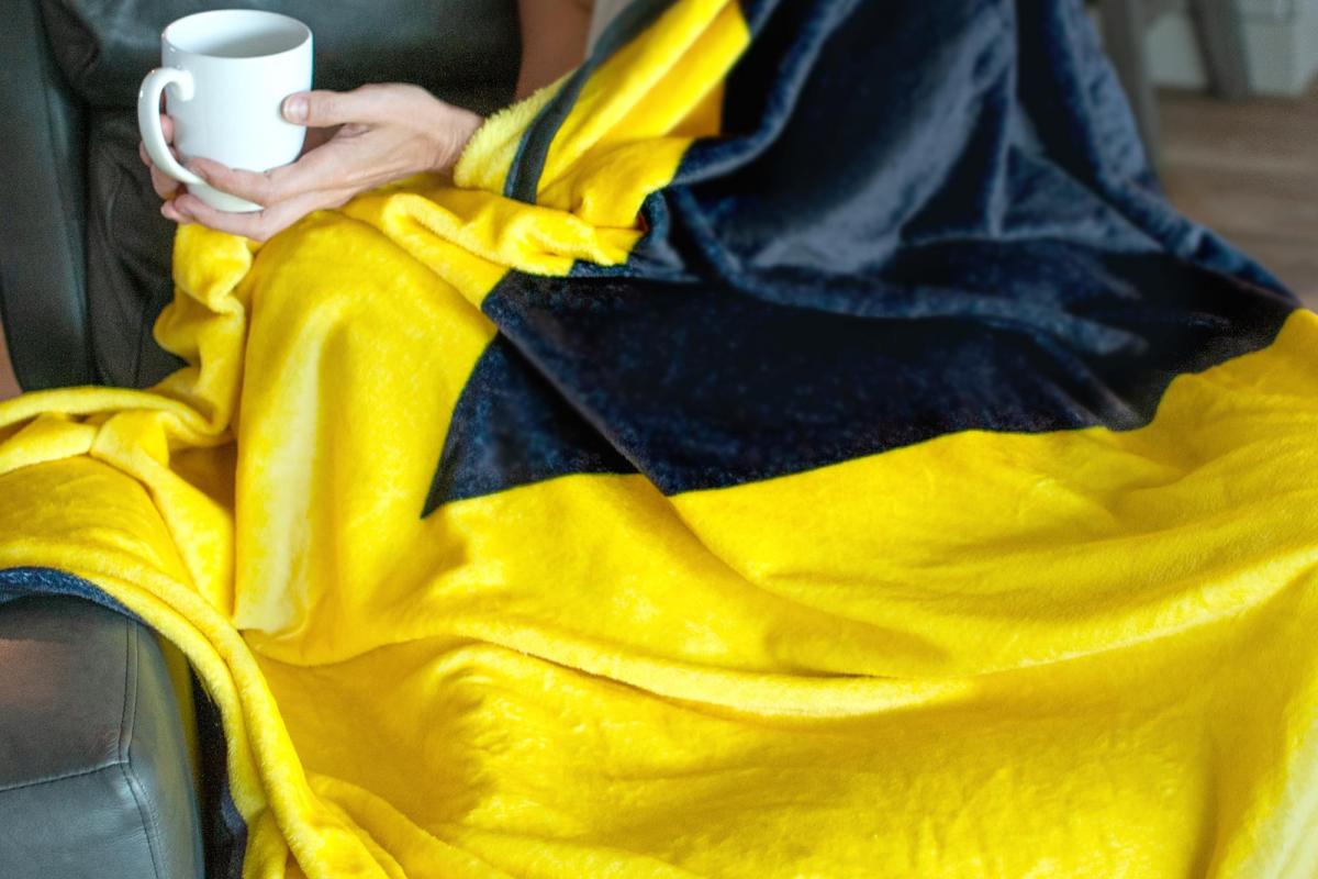 Pac-Man Round 60 Inch Fleece Throw Blanket picture