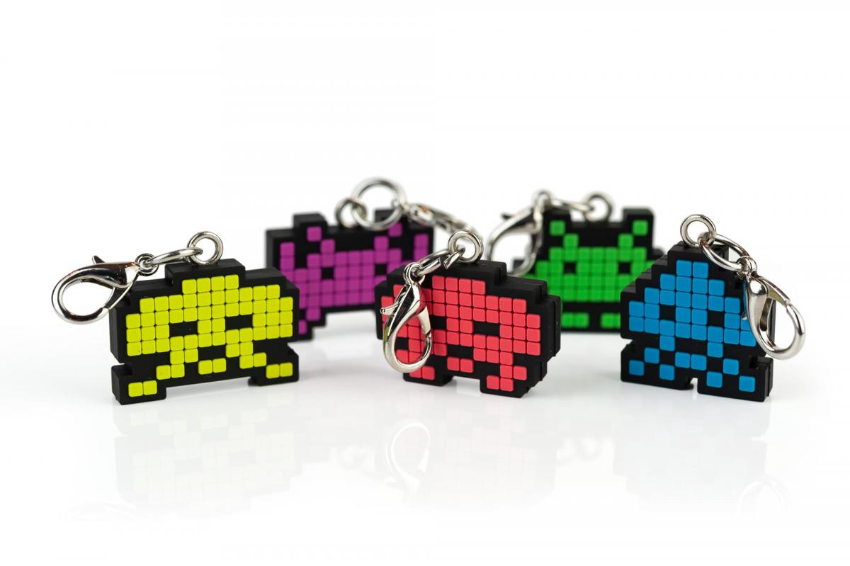 Space Invaders 5-Piece Zipper Pull Set picture