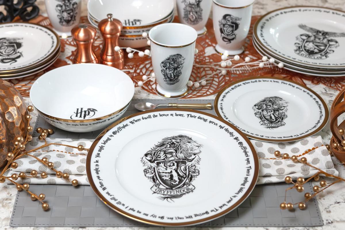Harry Potter House Logos 16 Piece Ceramic Dinnerware Set picture