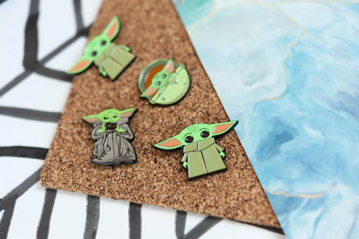 Star Wars Cartoon Child Face Hidden Exclusive Enamel Pin picture