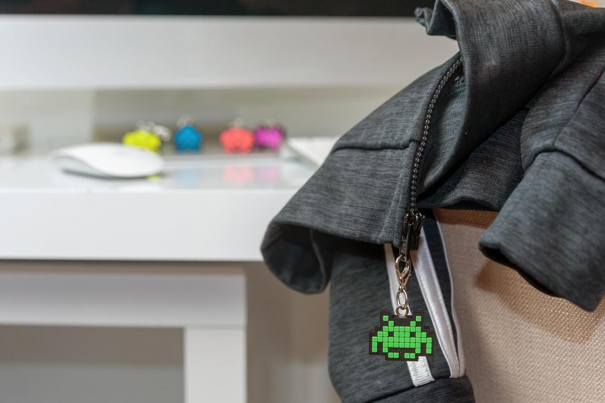 Space Invaders 5-Piece Zipper Pull Set picture