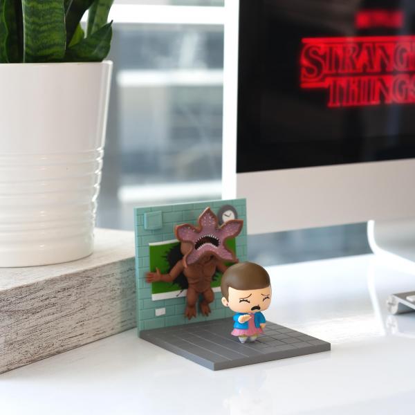 Stranger Things Exclusive 11 vs. Demogorgon Diorama Figure picture