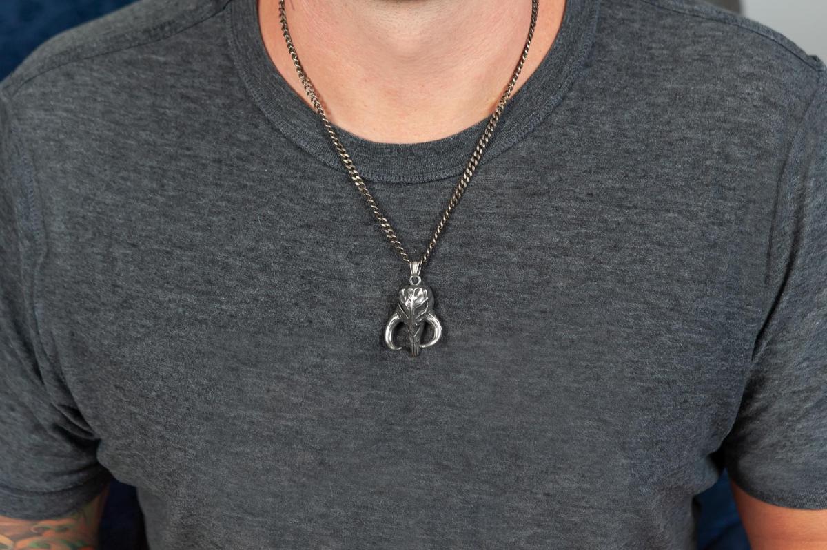 Star Wars Mandalorian Mythosaur Skull Pendant Necklace picture