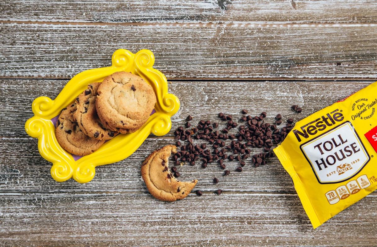 Friends Picture Frame Replica Ceramic Trinket Tray | 4 x 6 Inches picture