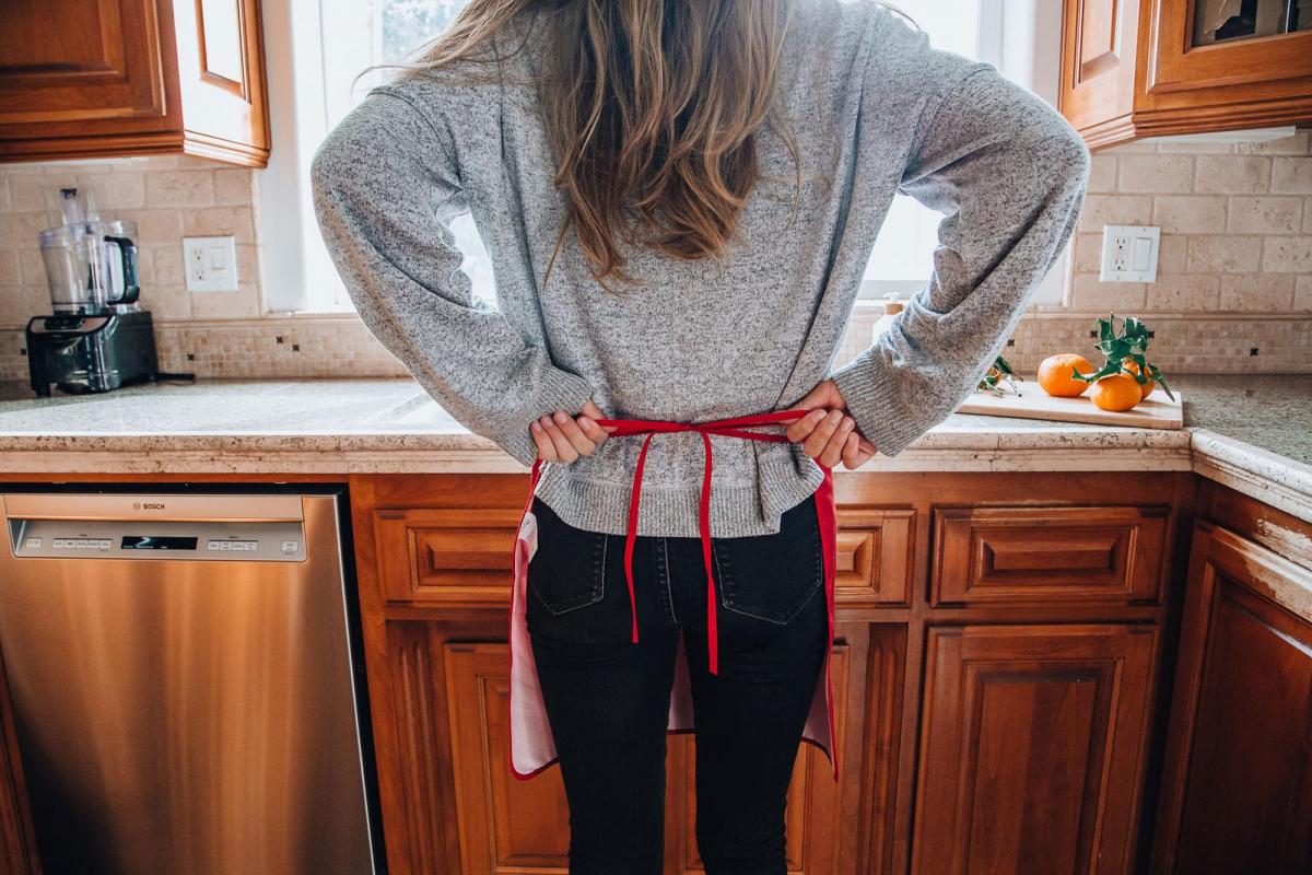 Heinz Tomato Ketchup Cooking Apron | One Size Fits Most Adults picture