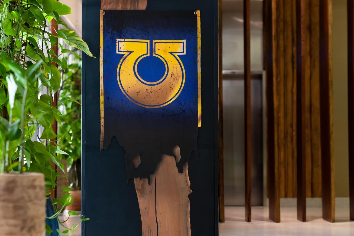 Warhammer 40K Ultramarines Logo 50x30 Inch Wall Banner picture