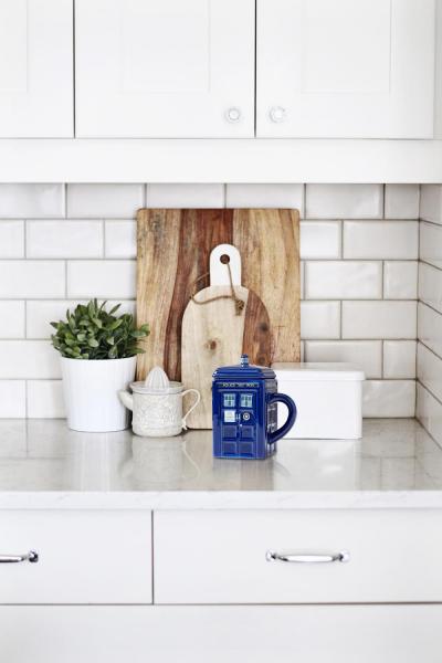 Doctor Who Tardis 17 oz. Mug With Lid picture
