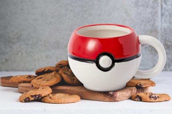 Pokemon Pokeball Mug with Lid picture