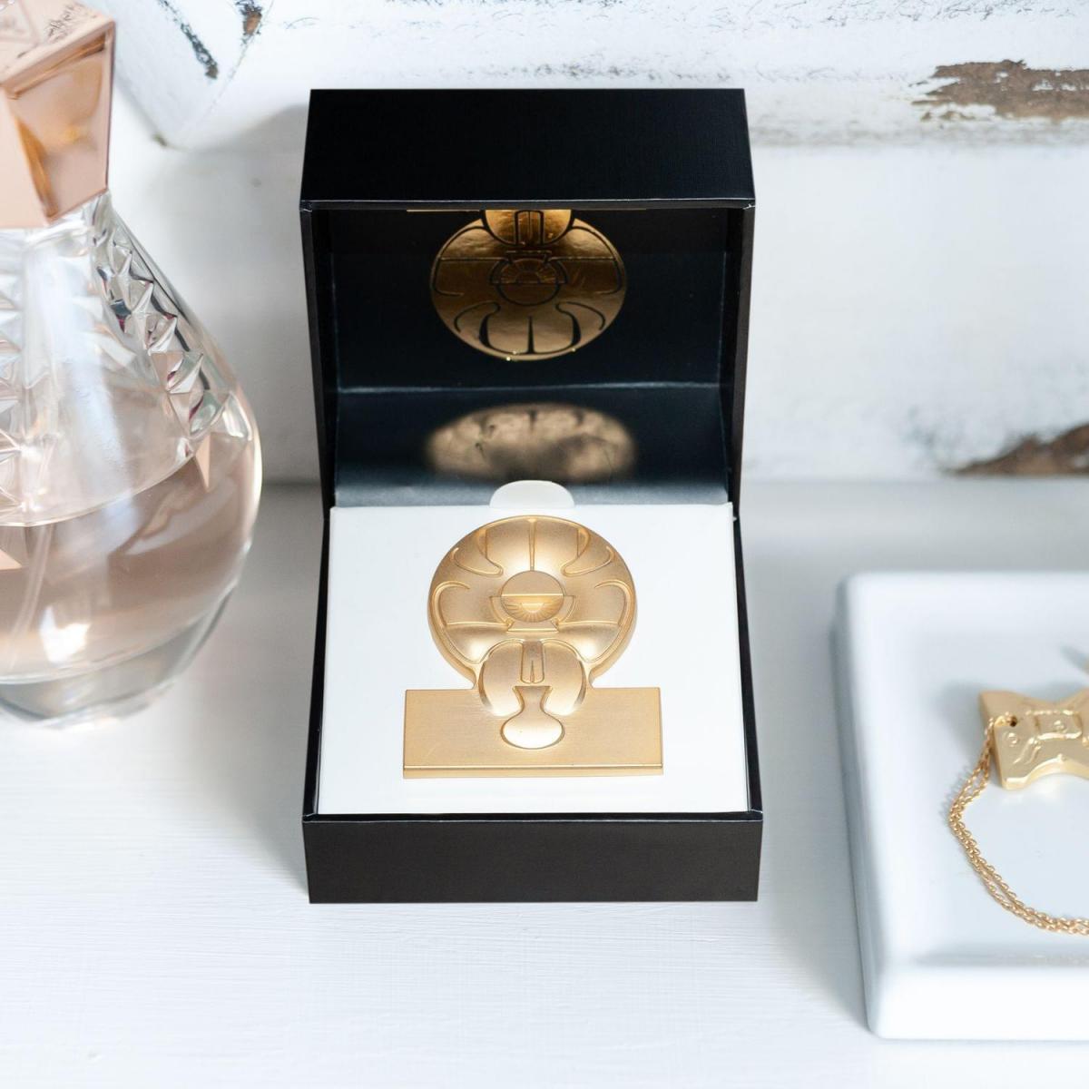 Star Wars Exclusive Medal of Yavin 24k Gold Plated Pin picture