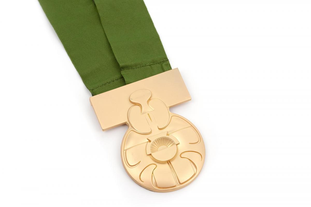 Star Wars Medal of Yavin Gold Plated 1:1 Scale Prop Replica picture