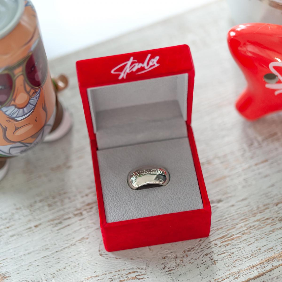 Stan Lee Excelsior Replica Ring Limited Edition Box picture