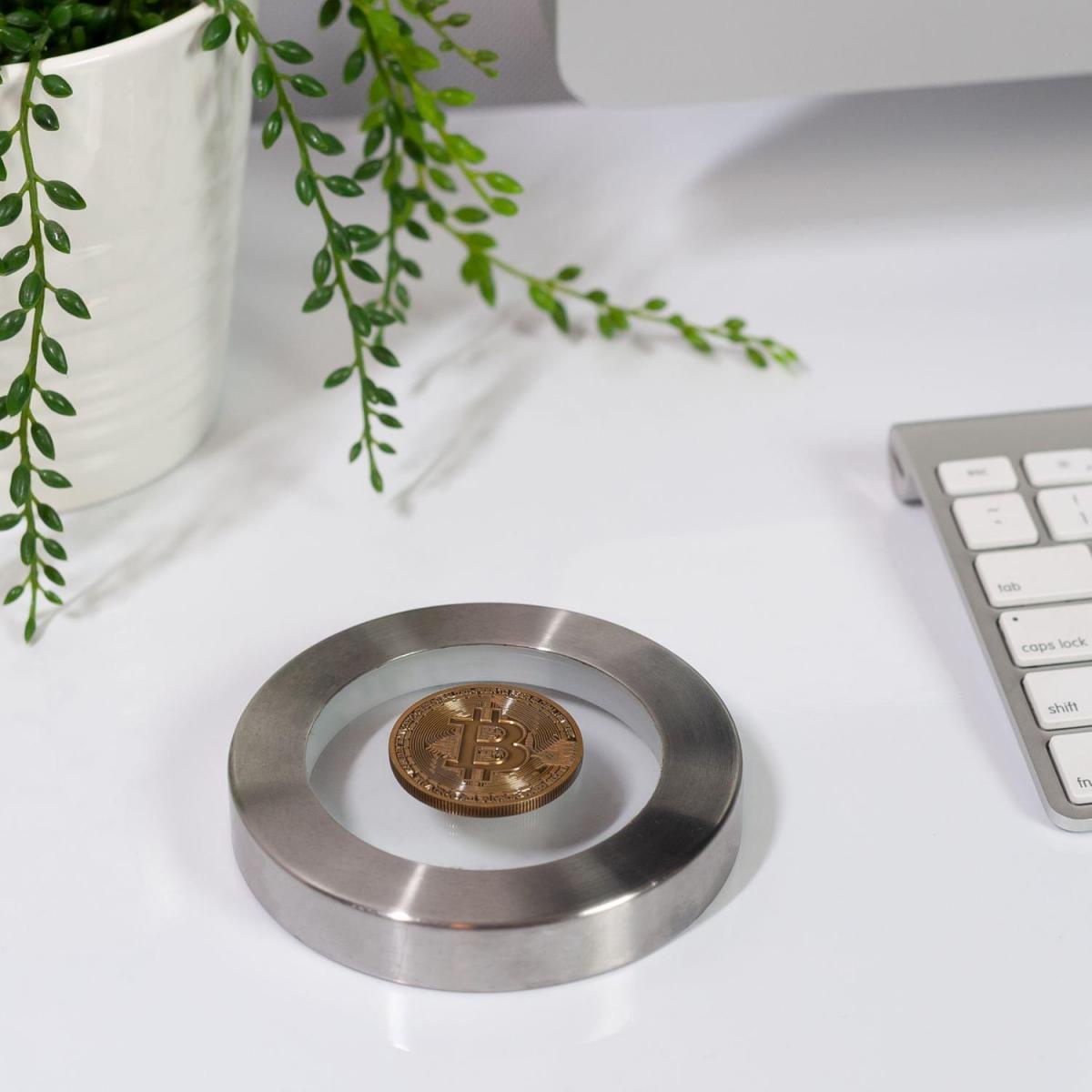 Bitcoin Bronze Plated Commemorative Collector's Coin picture