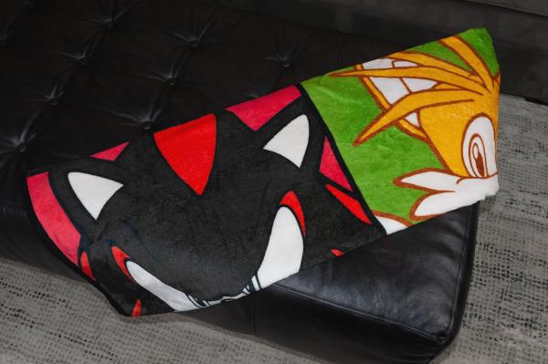 Sonic The Hedgehog Warhol 45 x 60 Inch Throw Blanket picture