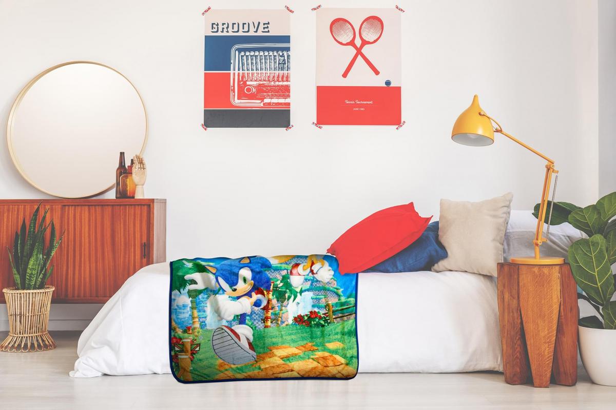 Sonic The Hedgehog & Tails 45 x 60 Inch Fleece Throw Blanket picture