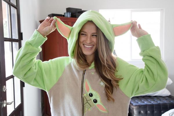 Star Wars Mandalorian Child Ladies Onesie | S/M picture