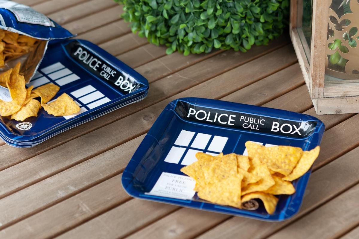 Doctor Who 9" TARDIS Square Paper Plates, Set of 8 picture