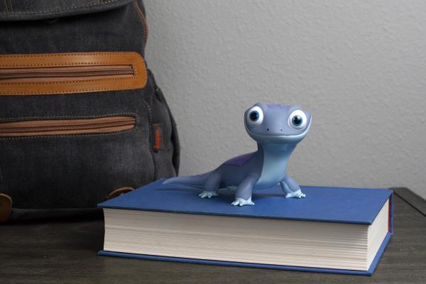 Frozen 2 Color-Changing Bruni Salamander 6 Inch Mood Light picture