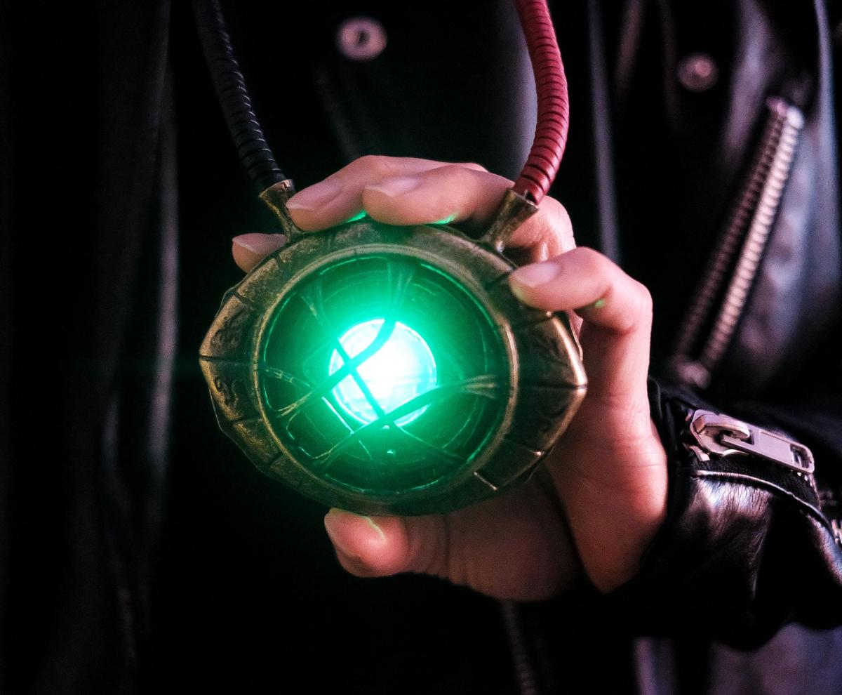 Marvel Dr Strange Eye of Agamotto Light Up Replica picture