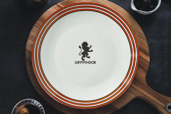 Harry Potter 16 Piece Porcelain Dinnerware Set - Gryffindor picture